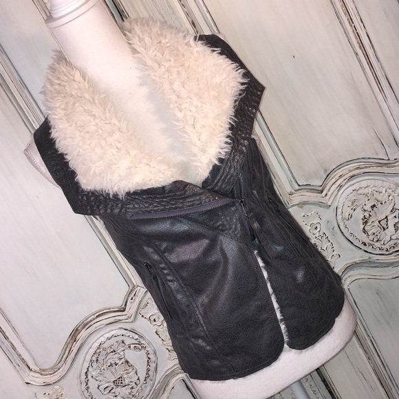 Mag Couture Faux Fur Collar and Lined Dark Metallic Zip Front Vest Size Small - Picture 2 of 14